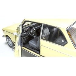 BMW 2002 Tii 1972 Crema Kyosho 1:18 KS08543ML